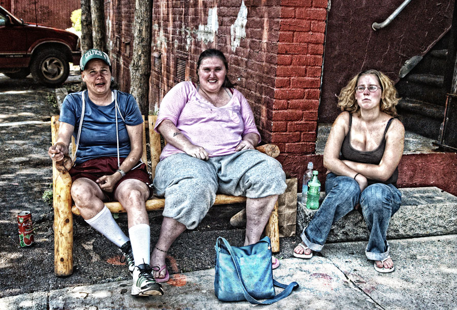 Pic of the Day – Street Onlookers